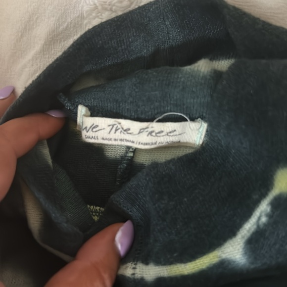 Free People Retro 70’s Tie Dye Turtle Neck Green long sleeve - Picture 4 of 4